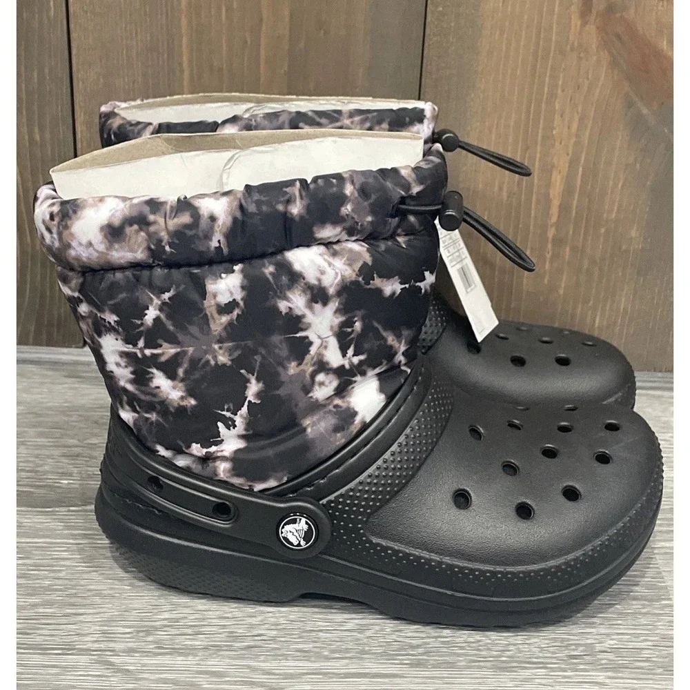 NWT Crocs Classic Lined Neo Puff Tie Dye Boot Black/White Mens 2/Women's 4‎